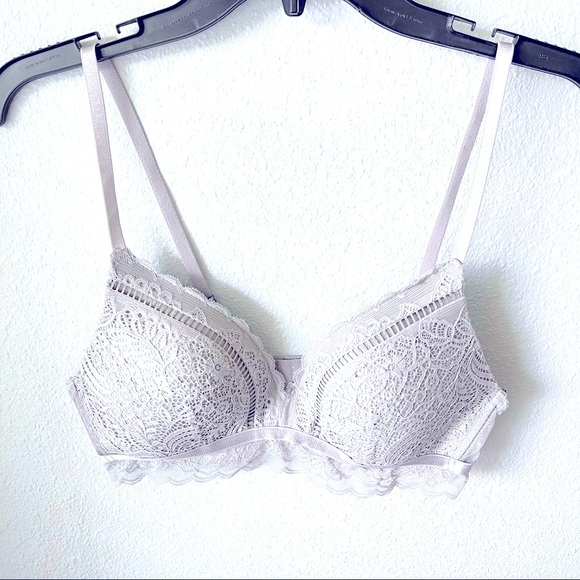 🌸3/$10🌸 Gray Lace Bra - Picture 1 of 7